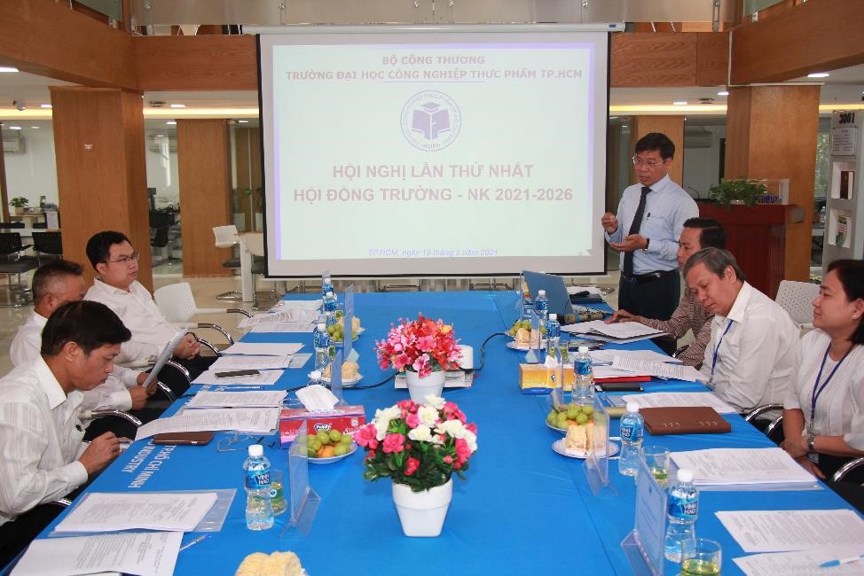 Hội nghị lần 1 - Hội đồng trường Trường Đại học Công nghiệp Thực phẩm TP.HCM nhiệm kì 2021-2026