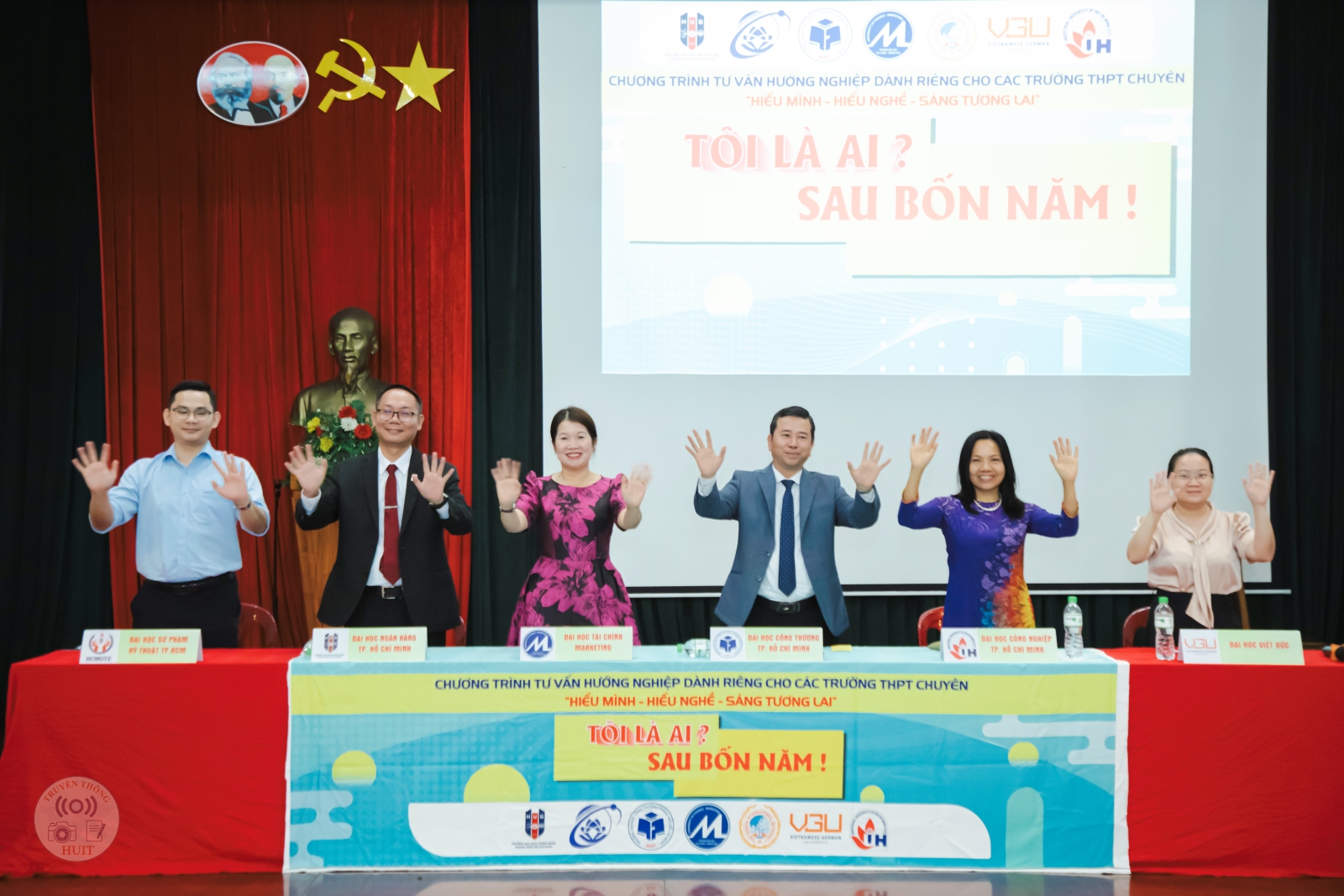Chạm ngõ đại học: HUIT đồng hành cùng học sinh THPT chuyên Lương Thế Vinh tìm lối đi tương lai