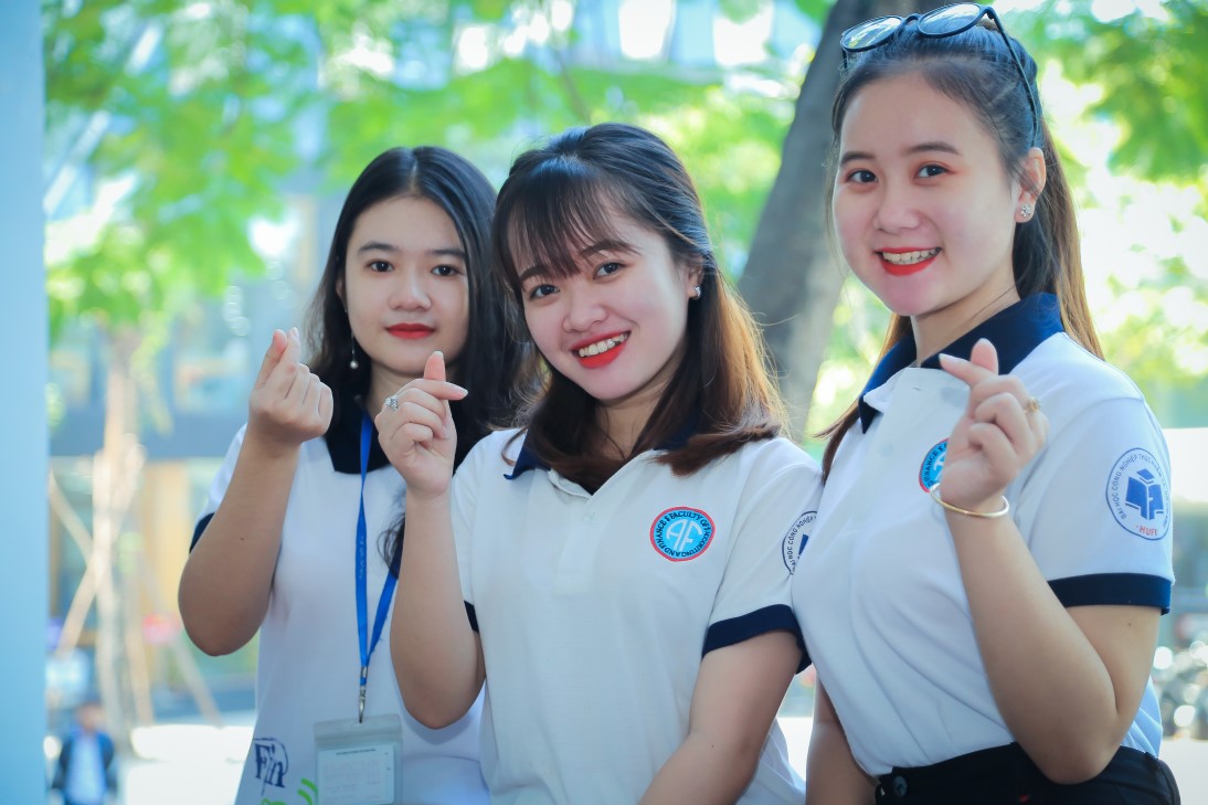 Thông báo về việc nhận hồ sơ xét học bổng Sinh viên vượt khó Học kỳ I năm học 2019-2020