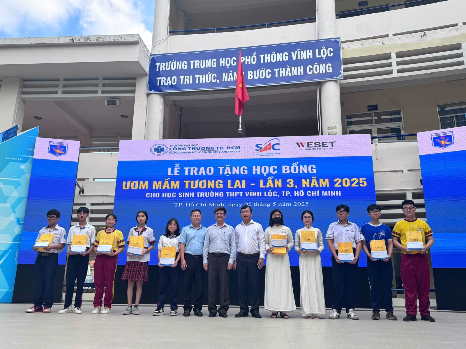 Ngã rẽ Công nghệ Sinh học tại HUIT – Một lối đi khác để theo đuổi giấc mơ trắng