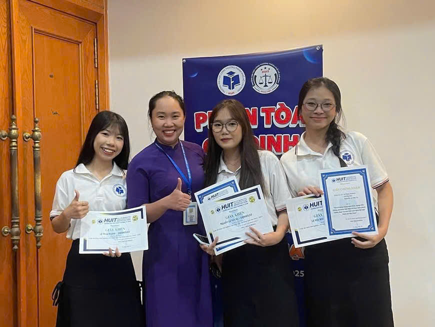 Cô Hà Thị Hồng Thắm, giảng viên khoa luật, đã dẫn dắt sinh viên đạt giải cao trong nghiên cứu khoa học.