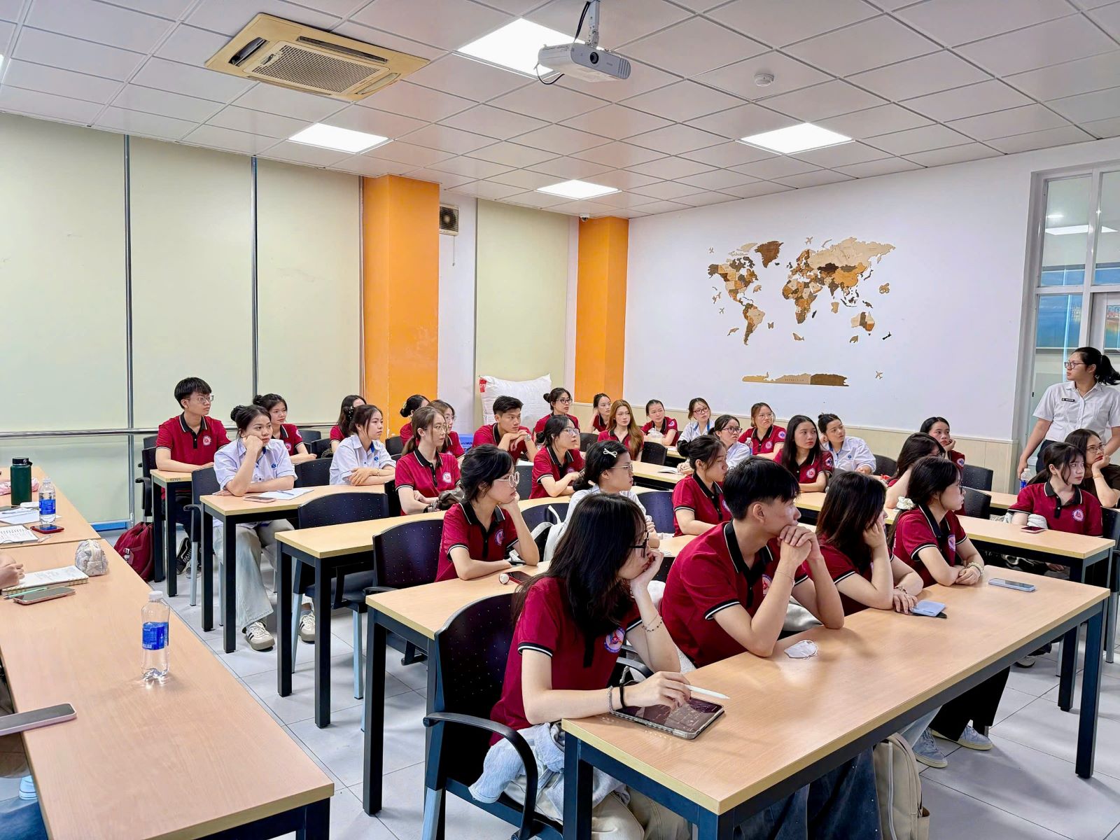 Ngành Kinh doanh Quốc tế: Hành trang hội nhập và phát triển trong môi trường kinh doanh toàn cầu