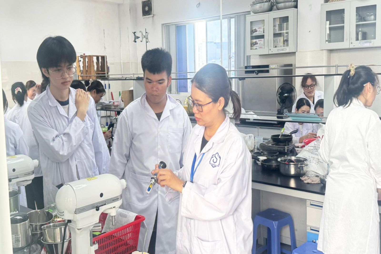 Quản trị Kinh doanh Thực phẩm – cánh cửa vàng cho thế hệ trẻ yêu ẩm thực và đam mê kinh doanh.