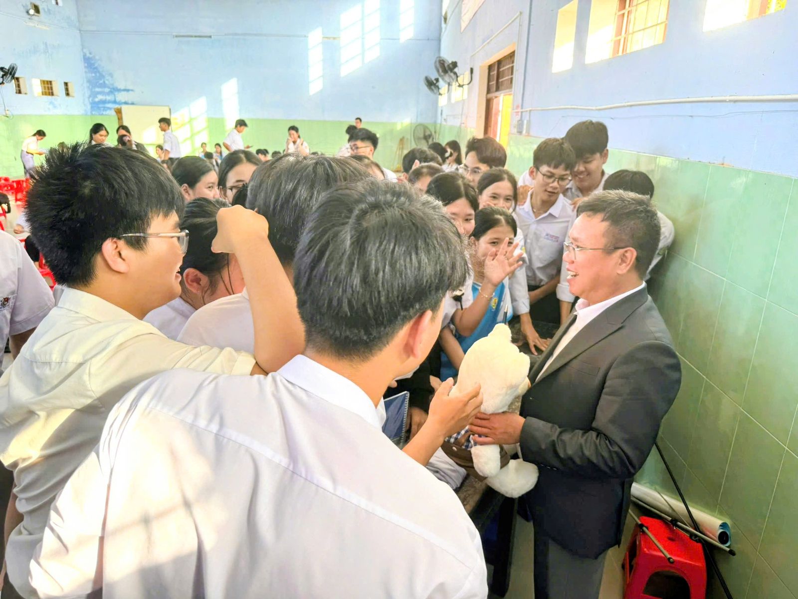 Việc làm cho người có bằng đại học ở TPHCM có cao không?