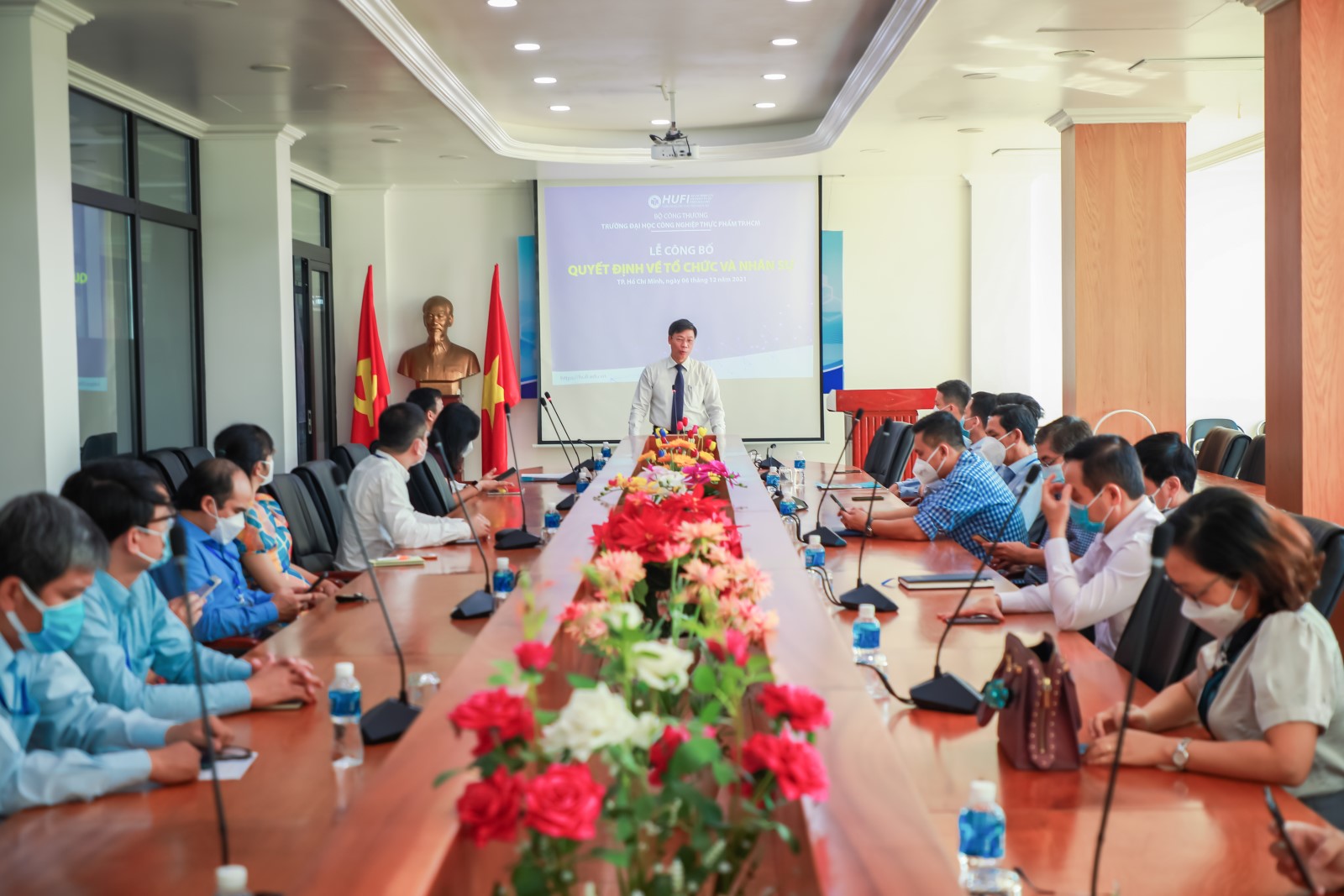 HUFI thành lập Trung tâm phân tích quốc tế và nhiều phòng ban khác