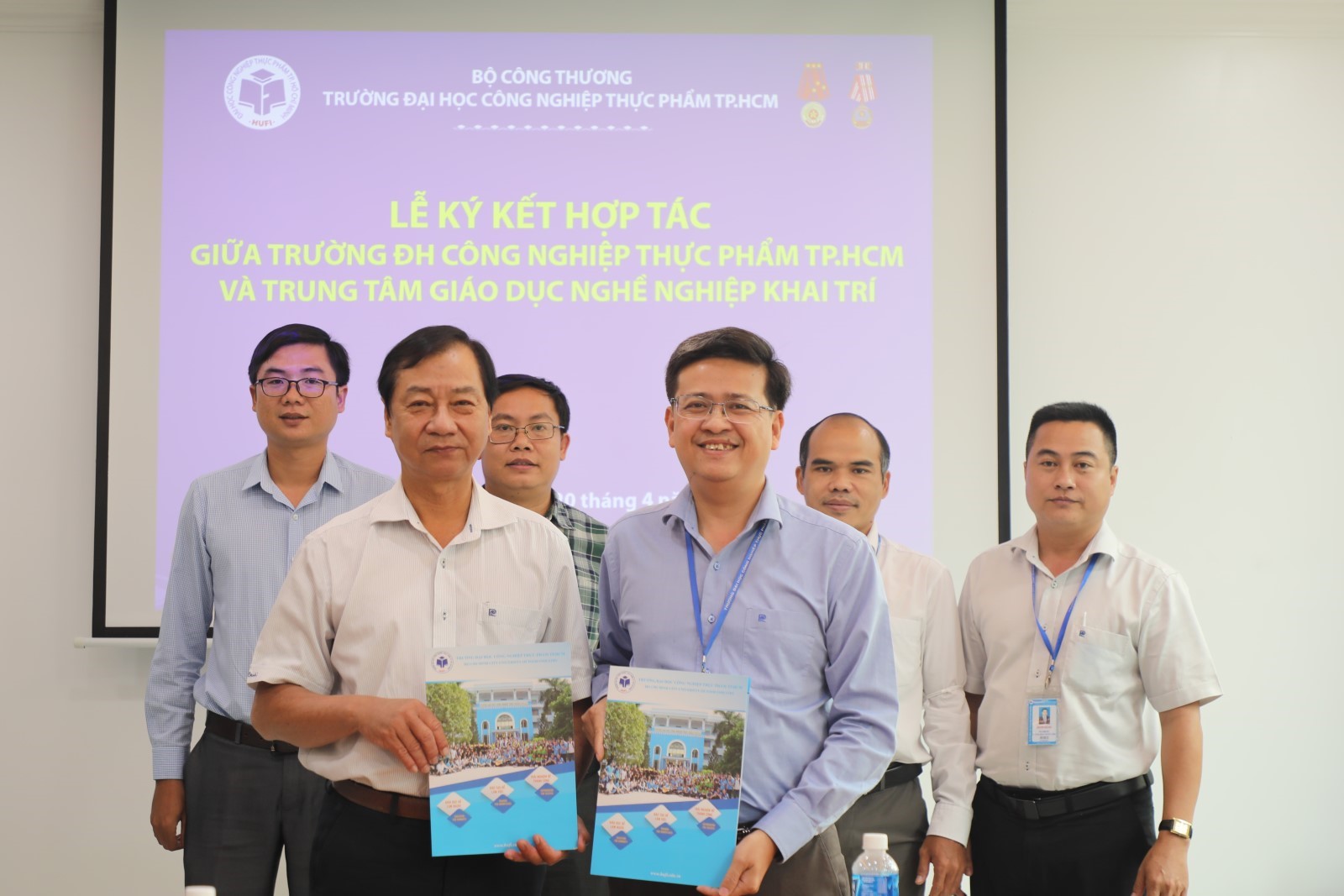 Lễ ký kết thỏa thuận hợp tác giữa HUFI với Trung tâm Giáo dục nghề nghiệp Khai Trí