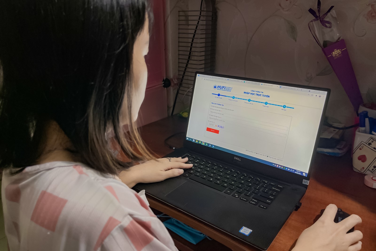 Ngày đầu nhập học trực tuyến trong mùa dịch