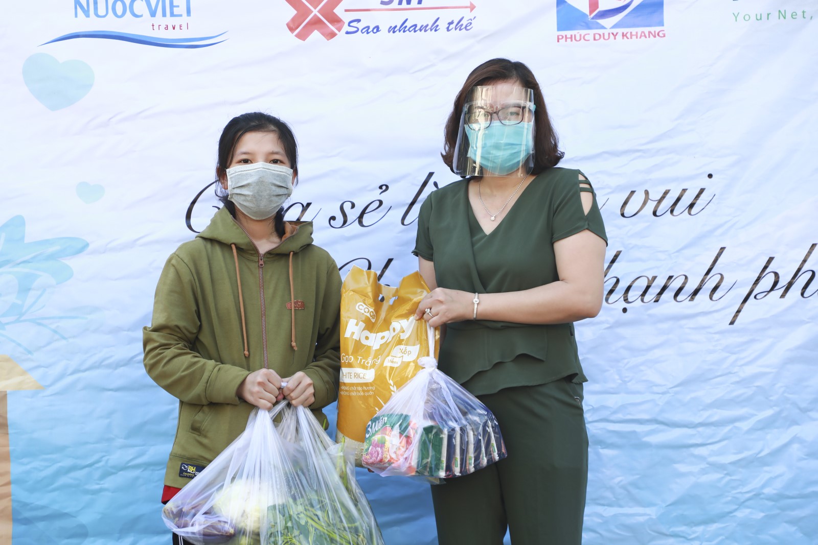 Tiếp tục hỗ trợ sinh viên HUFI gặp khó khăn mùa dịch