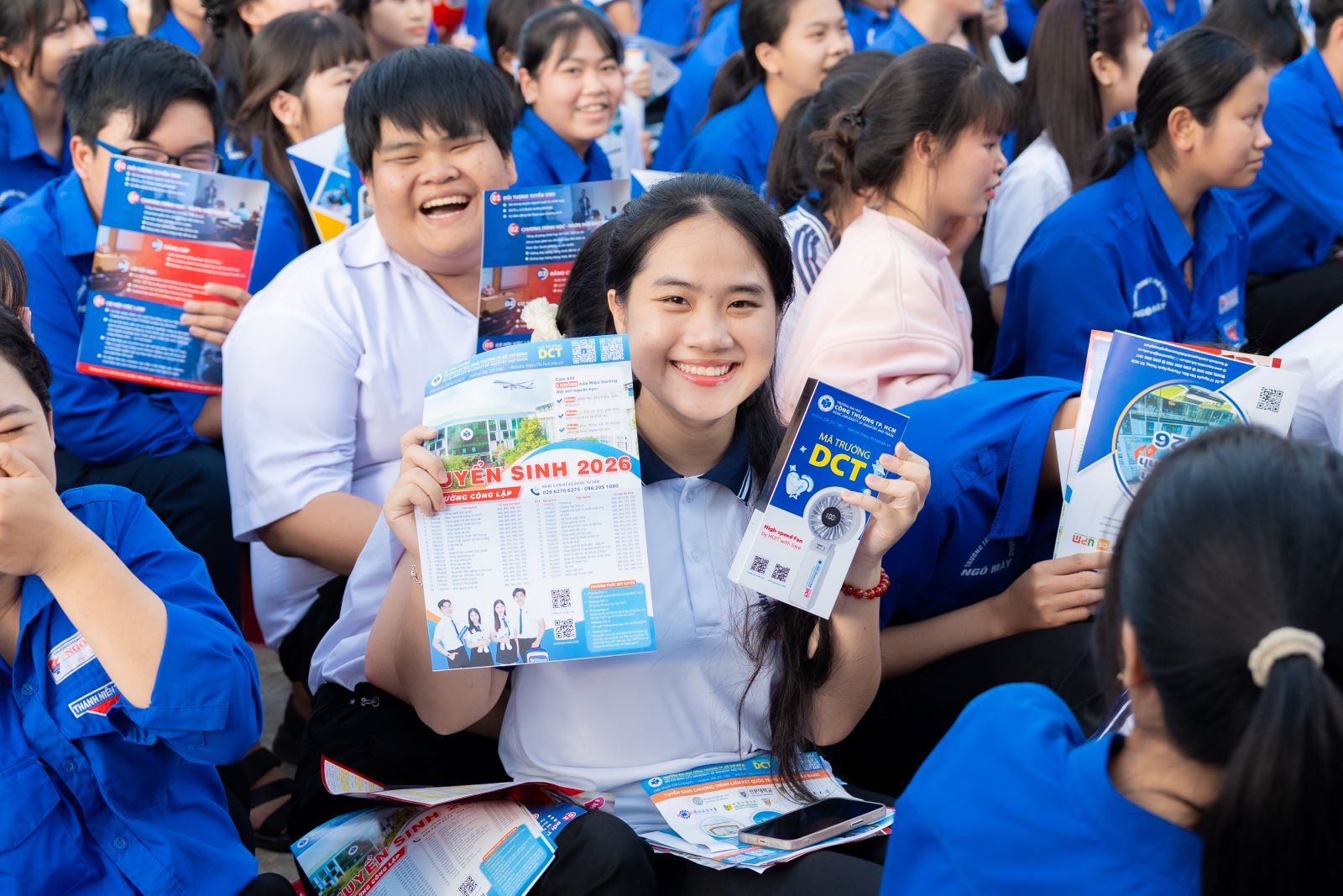 Sở hữu IELTS, VSTEP hay TOEIC, ..... Thí sinh được quy đổi bao nhiêu điểm khi xét tuyển vào HUIT?